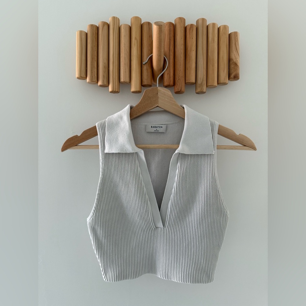 Aritzia Babaton Cream Ribbed Crop Top